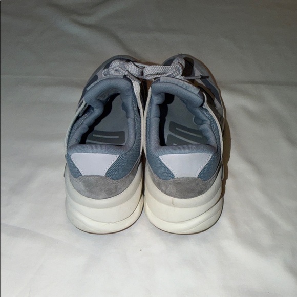 New Balance X90 Men's Sneakers in Gray and White - Picture 3 of 6